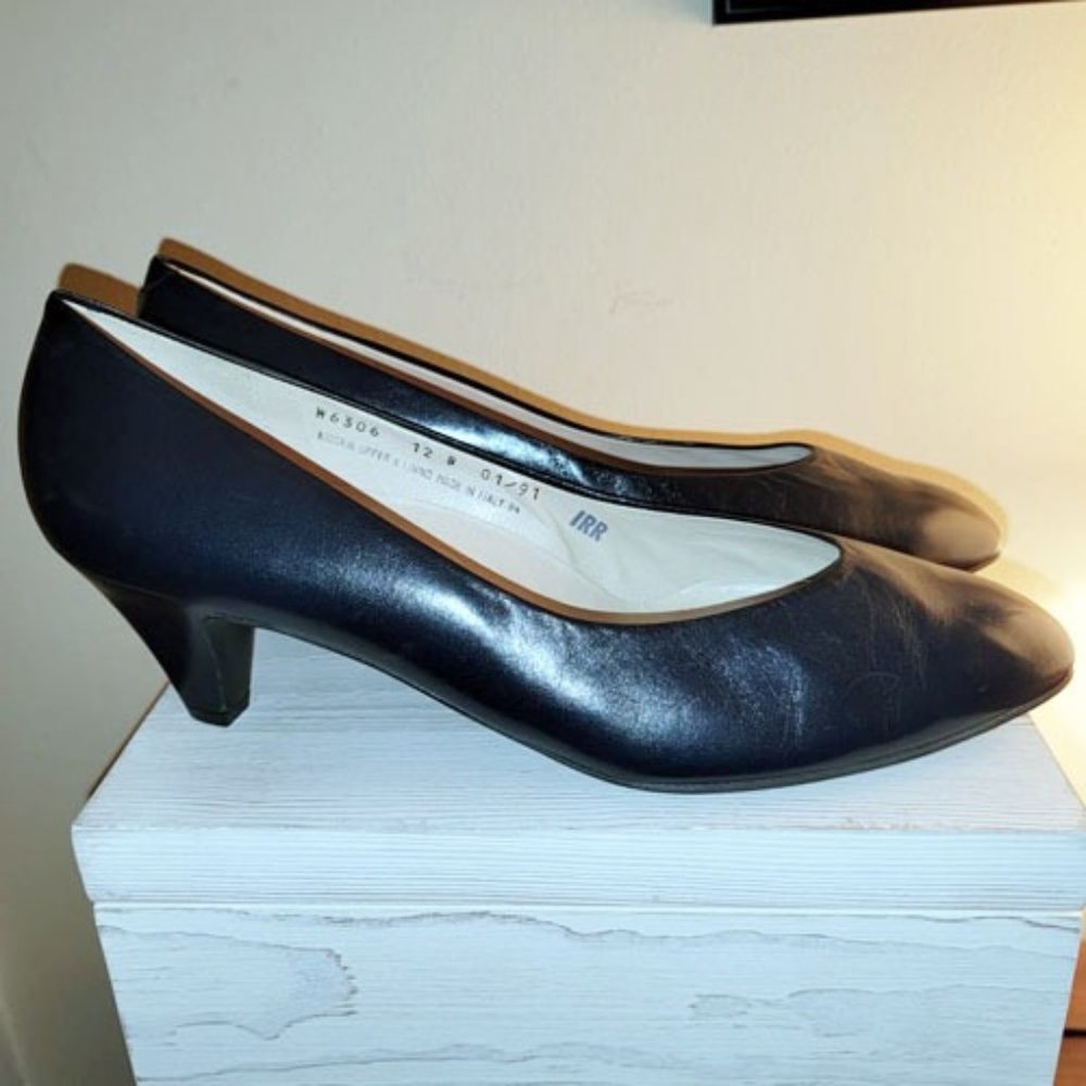 navy leather pumps